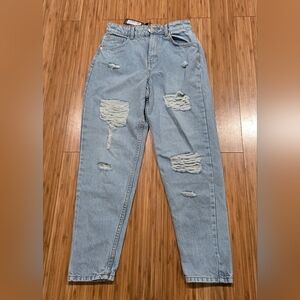 💚 NWT Pretty Little Thing Distressed Light Blue Jeans